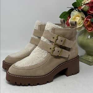 VINCE CAMUTO Destonny Cozy Buckle Booties Tan Suede and Sherpa Side Zip Sz 6 new